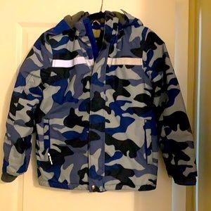 Boden Boys 11-12 blue camo winter jacket with hood